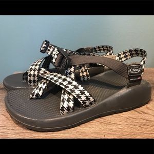 Chacos Women’s Size 8 Houndstooth
